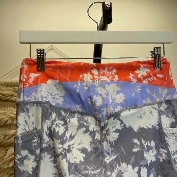 NWT Free People High-Rise Ankle Printed Wave Rider Leggings - Picture 4 of 14